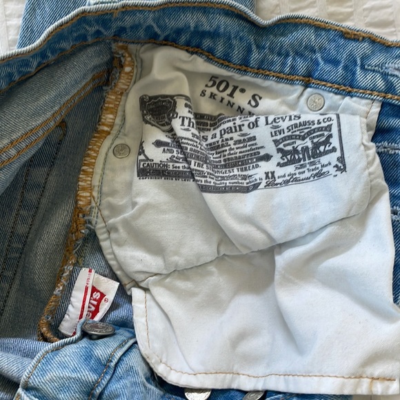 EUC Womens 501 s (skinny) jeans 26W x 28L - Picture 6 of 8